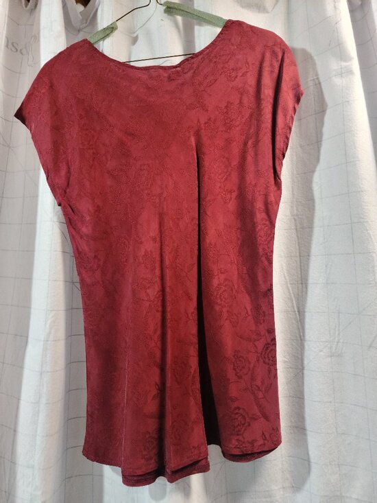 Karin Stevens Petites Skirt and Top Red, Ladies size 8P - Picture 2 of 10